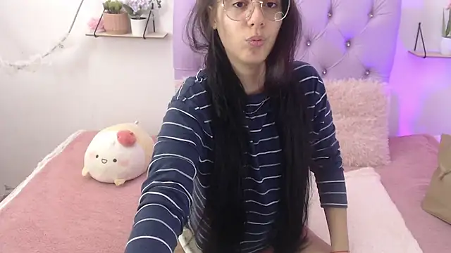 Freyja 01 online show from 03/21/25, 09:23