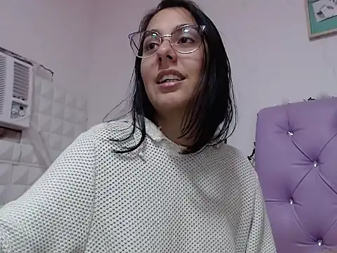 Freyja 01 online show from 10/15/25, 10:21