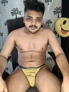 Snapshot of Mr_Handsome_hunk chatting on 11/06/25, 06:14 Mr Handsome hunk online show from 11/06/25, 06:14