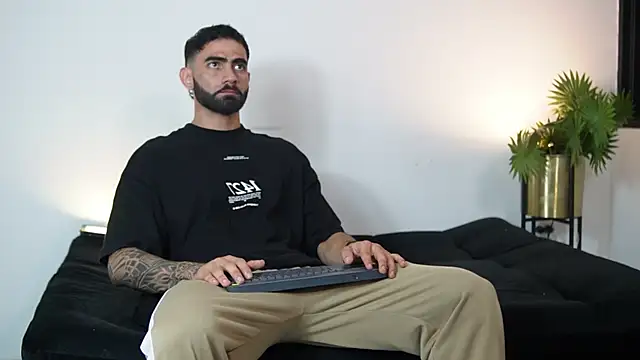 Austin bolt online show from 10/13/25, 01:16