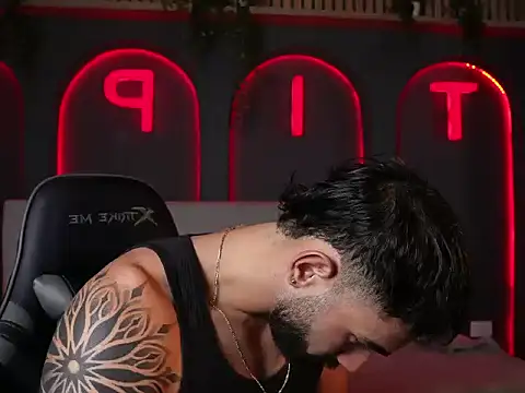 Austin bolt online show from 11/11/25, 03:17