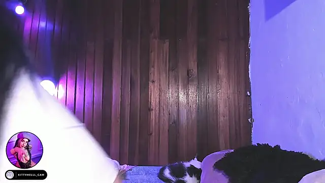 Alice woodville online show from 11/18/25, 01:33