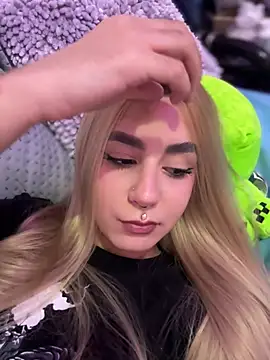 Snapshot of Alice_woodville chatting on 07/14/26, 05:12 Alice woodville online show from 07/14/26, 05:12