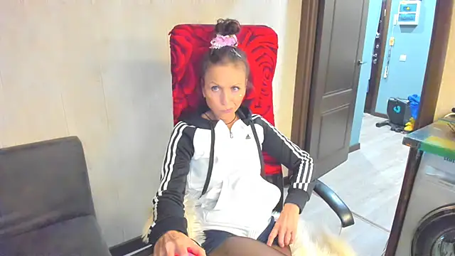 Snapshot of Elizabe_th chatting on 07/24/26, 01:36 Elizabe th online show from 07/24/26, 01:36