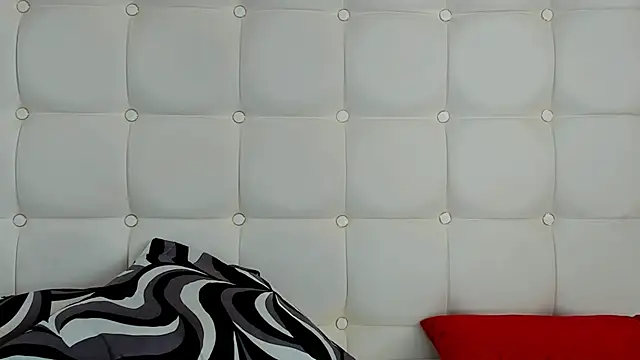 MelanieBrownn online show from 02/22/25, 07:34