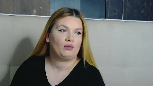 MelanieBrownn online show from 12/02/25, 07:25