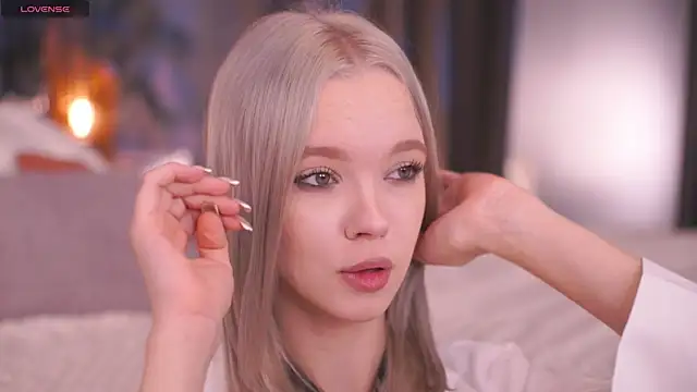  AlinaBailey online show from 11/22/25, 07:40