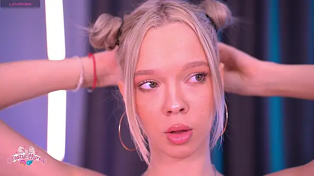  AlinaBailey online show from 04/10/26, 07:02