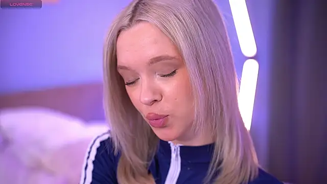  AlinaBailey online show from 04/13/26, 08:09