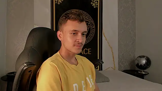 Desmon Clark online show from 02/20/25, 09:42