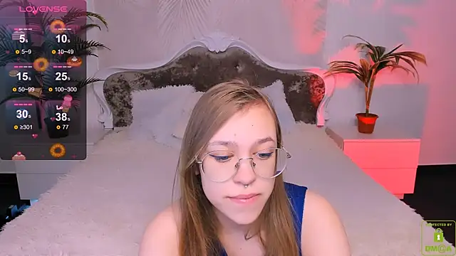 Snapshot of LayriantaVee chatting on 01/17/25, 07:08 LayriantaVee online show from 01/17/25, 07:08