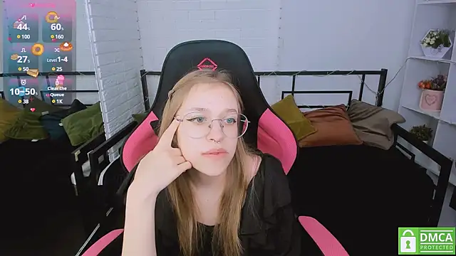 Snapshot of LayriantaVee chatting on 01/21/25, 06:54 LayriantaVee online show from 01/21/25, 06:54