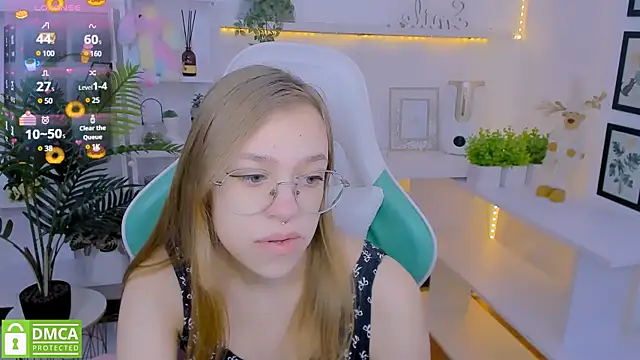 Snapshot of LayriantaVee chatting on 01/29/25, 07:04 LayriantaVee online show from 01/29/25, 07:04