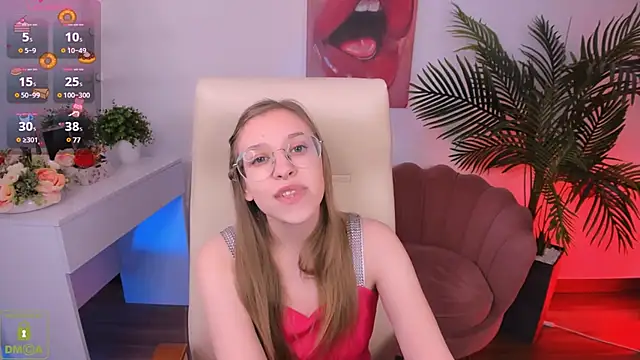 Snapshot of LayriantaVee chatting on 02/17/25, 07:04 LayriantaVee online show from 02/17/25, 07:04