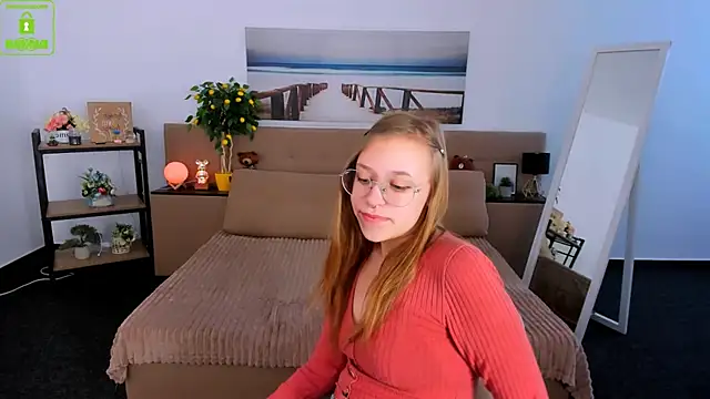 Snapshot of LayriantaVee chatting on 03/01/25, 10:02 LayriantaVee online show from 03/01/25, 10:02