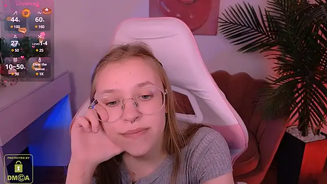 Snapshot of LayriantaVee chatting on 03/16/25, 10:22 LayriantaVee online show from 03/16/25, 10:22