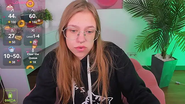 Snapshot of LayriantaVee chatting on 10/08/25, 06:22 LayriantaVee online show from 10/08/25, 06:22