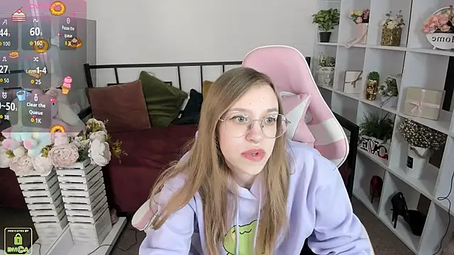 Snapshot of LayriantaVee chatting on 03/24/26, 07:13 LayriantaVee online show from 03/24/26, 07:13