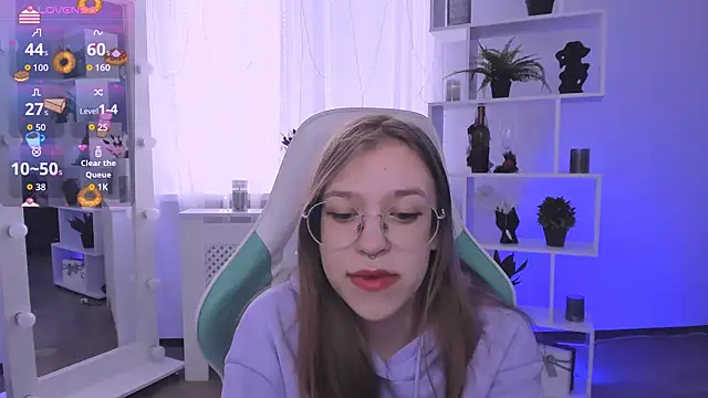 Snapshot of LayriantaVee chatting on 03/26/26, 07:03 LayriantaVee online show from 03/26/26, 07:03