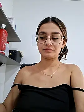 Snapshot of Ary-18 chatting on 02/10/26, 01:48 Ary-18 online show from 02/10/26, 01:48