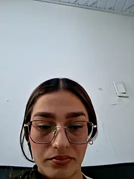 Snapshot of Ary-18 chatting on 02/14/26, 01:41 Ary-18 online show from 02/14/26, 01:41