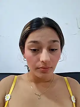 Snapshot of Ary-18 chatting on 02/19/26, 01:40 Ary-18 online show from 02/19/26, 01:40