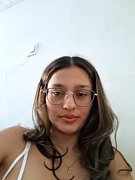 Snapshot of Ary-18 chatting on 02/21/26, 04:30 Ary-18 online show from 02/21/26, 04:30