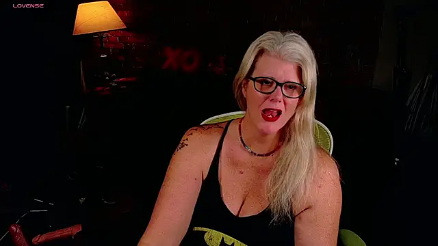 AliceHarlot online show from 04/28/26, 02:21