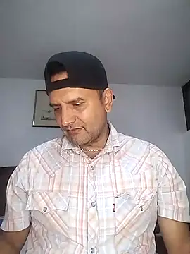 RogueTraveler online show from 10/20/25, 03:29