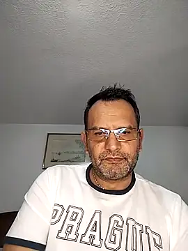 RogueTraveler online show from 11/03/25, 02:57