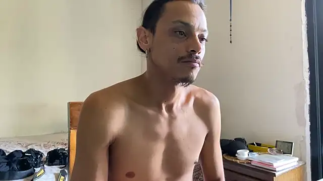 Snapshot of villanocat chatting on 02/05/25, 04:58 villanocat online show from 02/05/25, 04:58