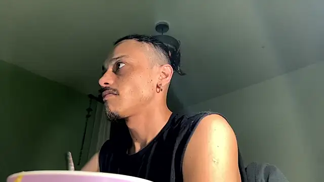 Snapshot of villanocat chatting on 09/26/25, 02:26 villanocat online show from 09/26/25, 02:26