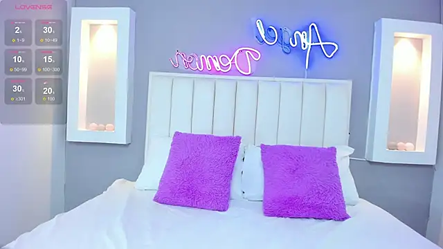 HannaPaola online show from 02/27/25, 10:31