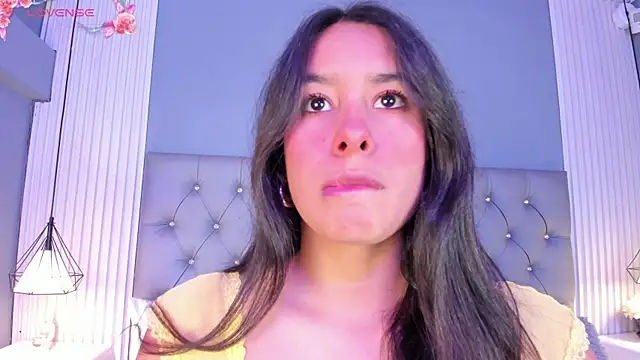 HannaPaola online show from 09/27/25, 11:10