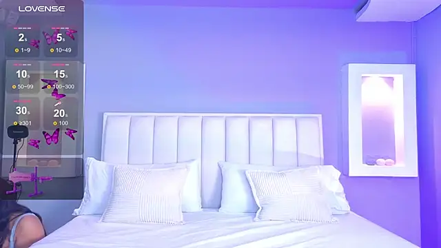 HannaPaola online show from 10/06/25, 10:40