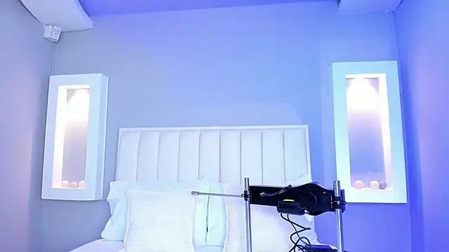 HannaPaola online show from 10/22/25, 10:31