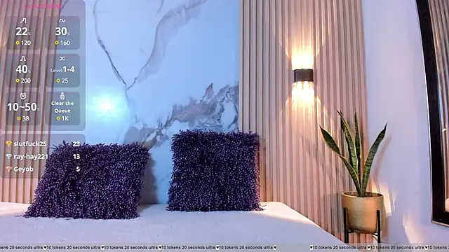 valentina lux online show from 02/06/25, 09:11