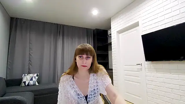 Daniella Lorente online show from 04/19/26, 09:06