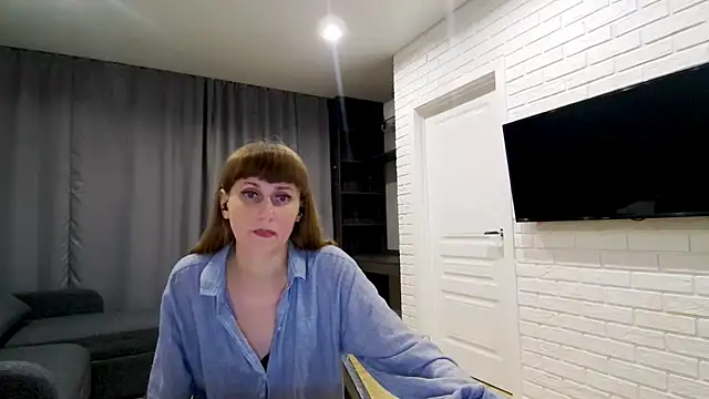 Daniella Lorente online show from 05/13/26, 10:38