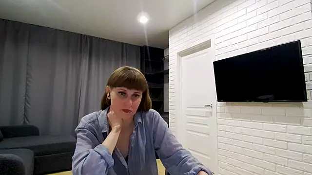 Daniella Lorente online show from 05/14/26, 09:43