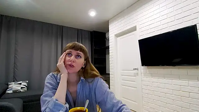 Daniella Lorente online show from 05/21/26, 11:45