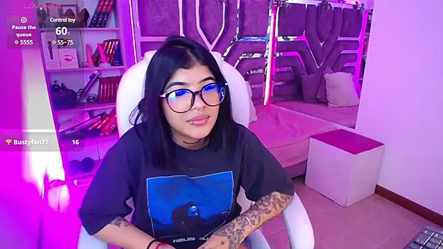 AliceWalker 11 online show from 02/03/25, 02:36