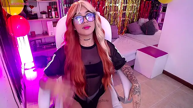 AliceWalker 11 online show from 09/17/25, 08:21