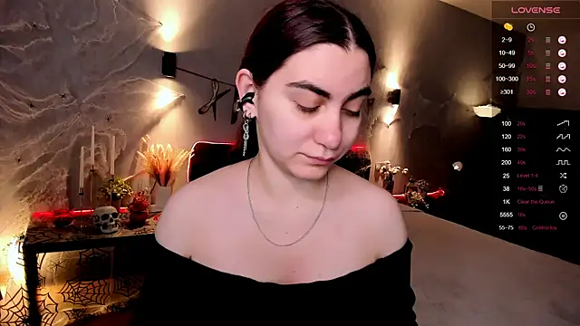 hannacheekss  online show from 10/21/25, 01:50