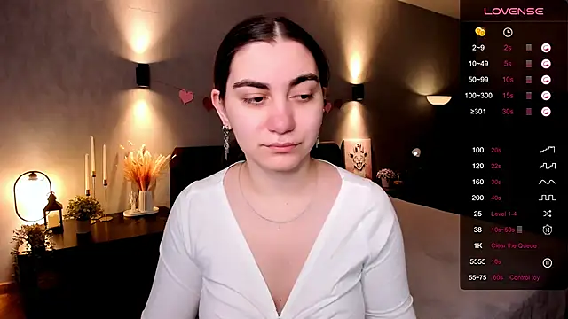 hannacheekss  online show from 11/04/25, 01:59