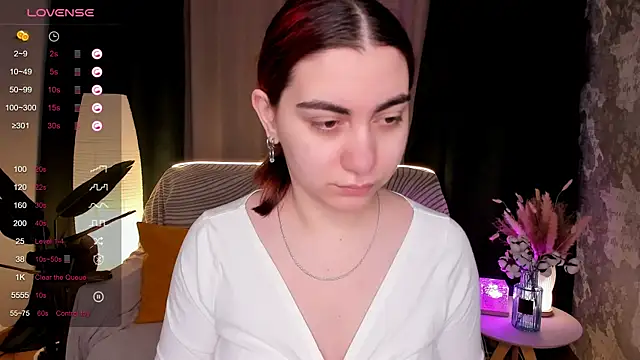 hannacheekss  online show from 02/11/26, 02:16