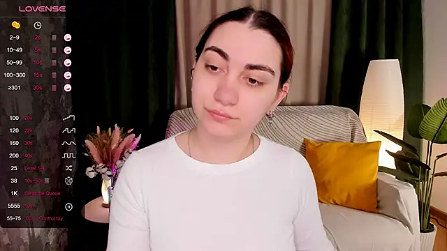 hannacheekss  online show from 04/10/26, 02:06