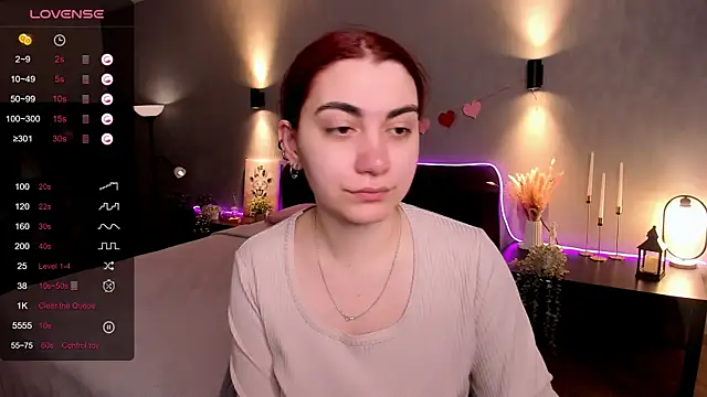 hannacheekss  online show from 04/15/26, 02:07