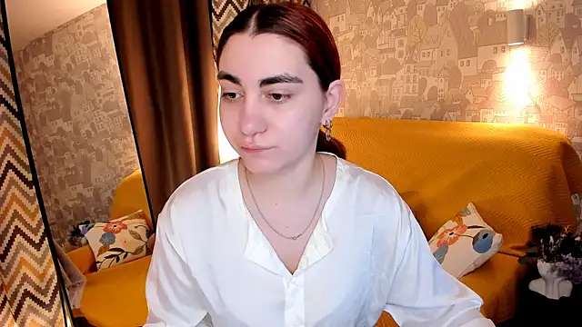 Snapshot of hannacheekss_ chatting on 06/05/26, 02:07 hannacheekss online show from 06/05/26, 02:07