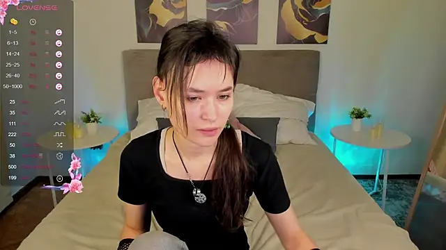 Emily Strikeee online show from 11/07/25, 10:04